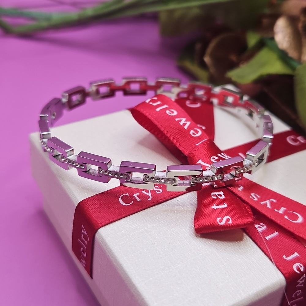 Infinity Bracelet Stainless Steel Silver Rhinestone Infiniti Bracelet - NEW